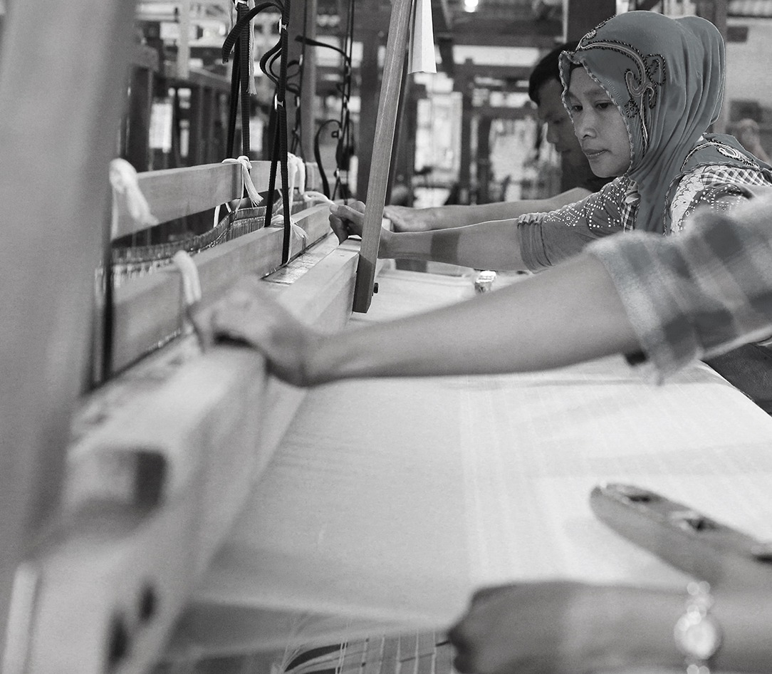 artisanal weaving indonesia
